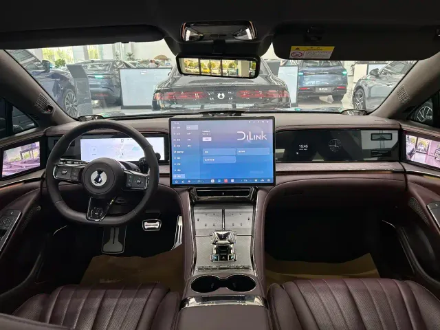 Denza Z9GT — Фото автомобиля 6