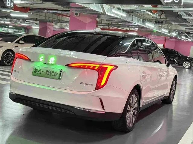 Hongqi E-QM5 — Фото автомобиля 6