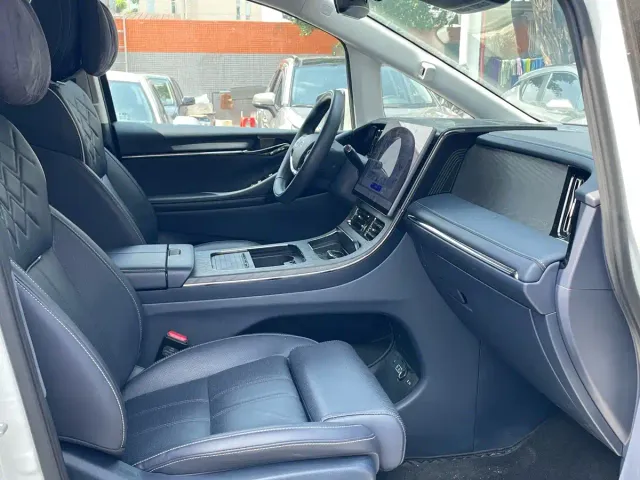GAC Trumpchi Xiangwang M8 — Фото автомобиля 10