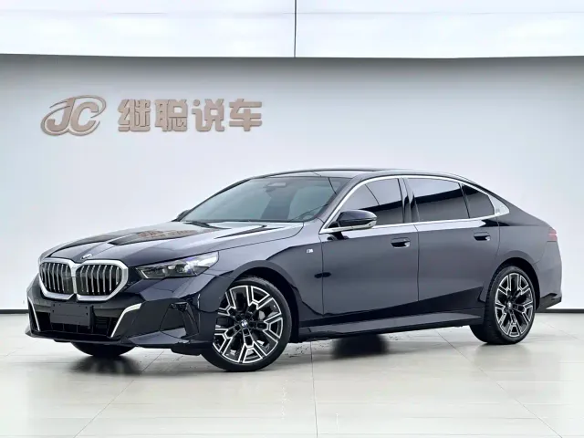 Фотография автомобиля — BMW 5 Series