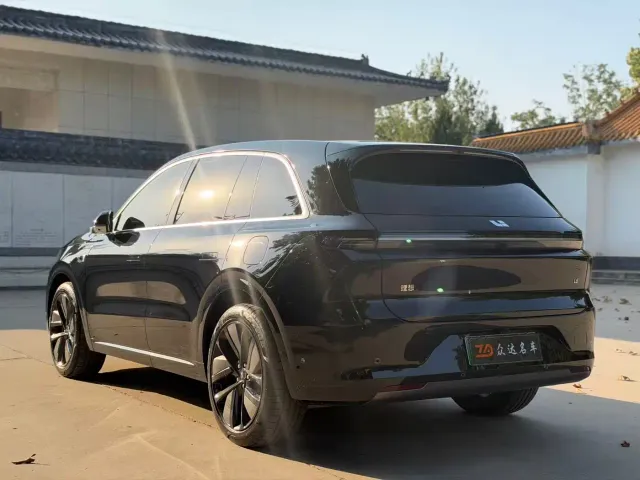Li Auto L6 — Фото автомобиля 11