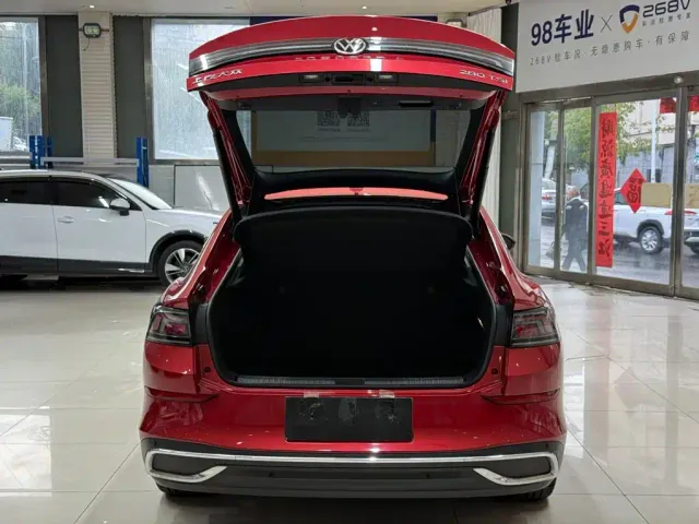 Volkswagen Lamando — Фото автомобиля 24