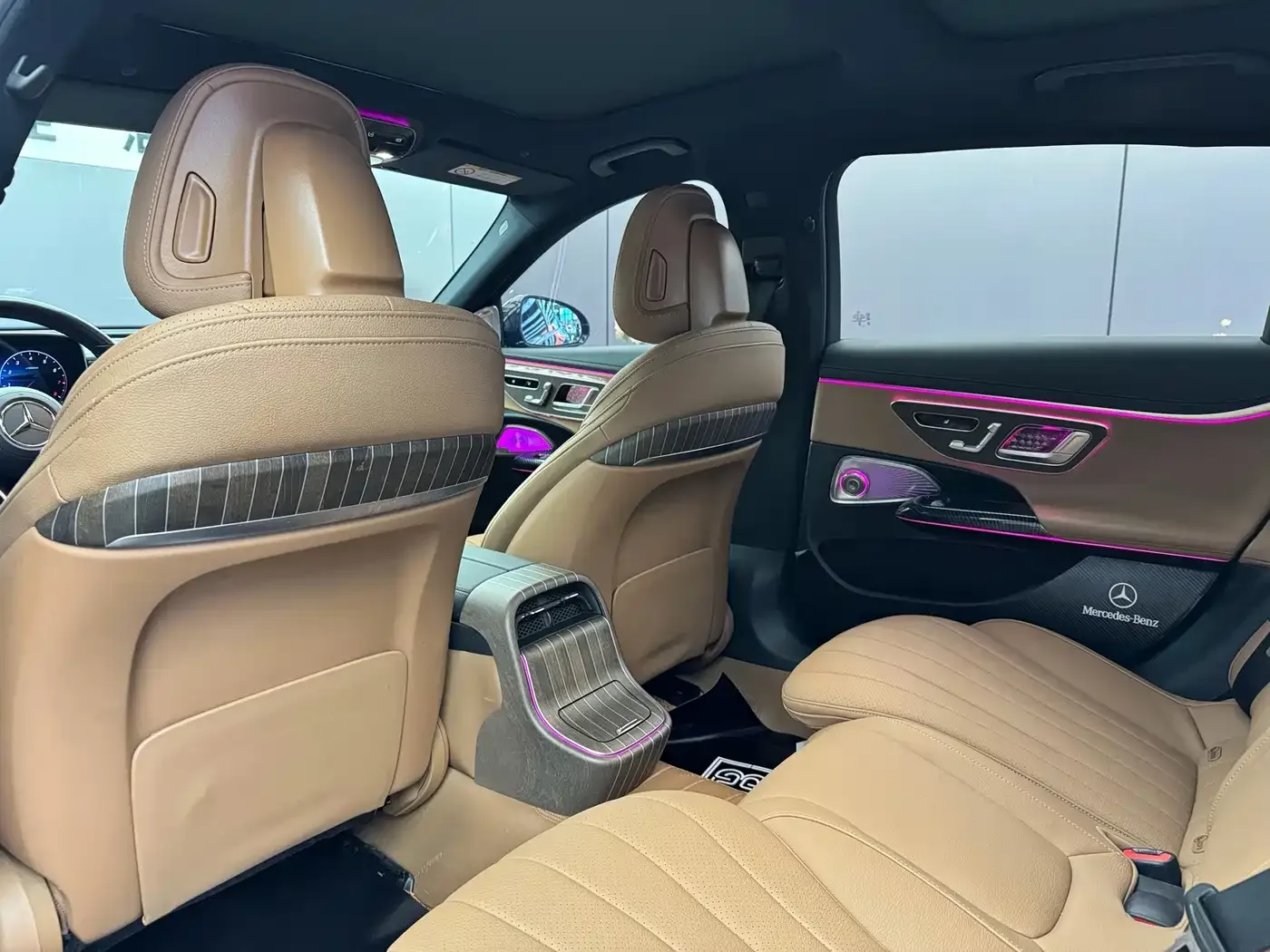 Mercedes-Benz Mercedes-Benz E-Class 2024 Model E 300 L Luxury — Фото автомобиля 8