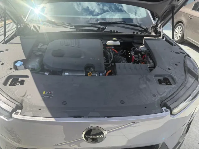 Volvo XC70 Plug-in Hybrid — Фото автомобиля 14