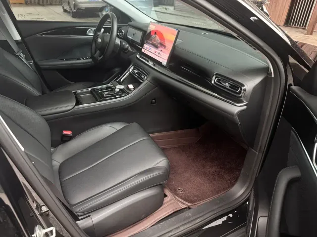 Geely Emgrand — Фото автомобиля 10