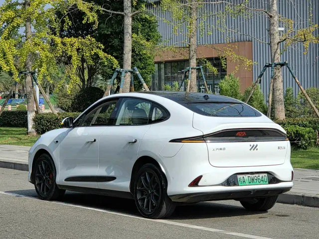 IM Motors LS6 — Фото автомобиля 7