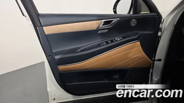 Genesis GV80 2.5T Бензин AWD — Фото автомобиля 24