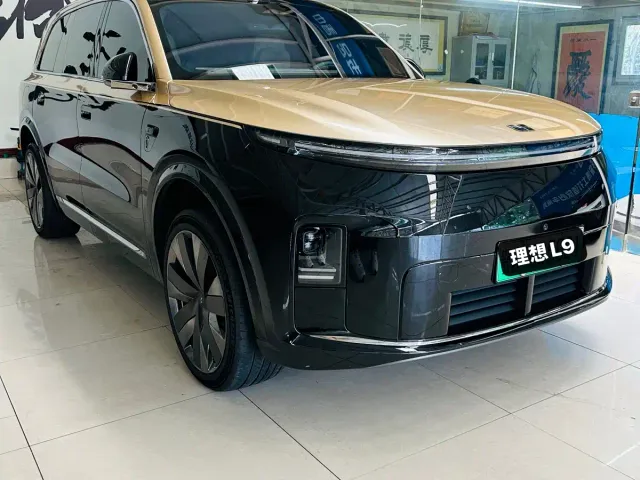 Li Auto Li Xiang L9 2026 Base Model — Фото автомобиля 3
