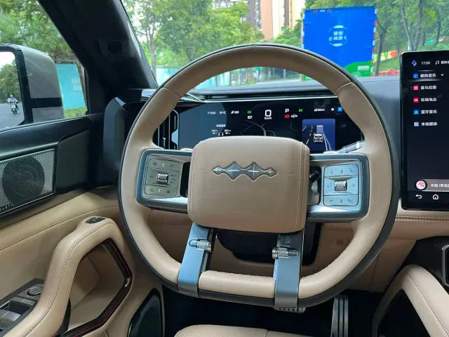 Fang Cheng Bao Leopard 8 2025 Zhiyong Flagship 6-Seater — Фото автомобиля 8