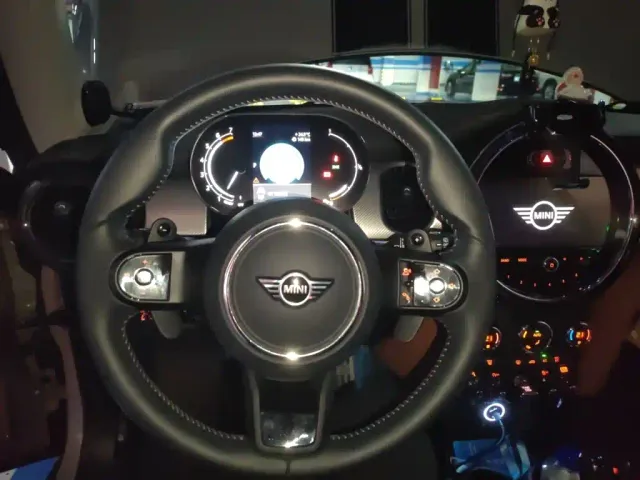 MINI Hatch — Фото автомобиля 6