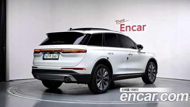 Lincoln Corsair — Фото автомобиля 2