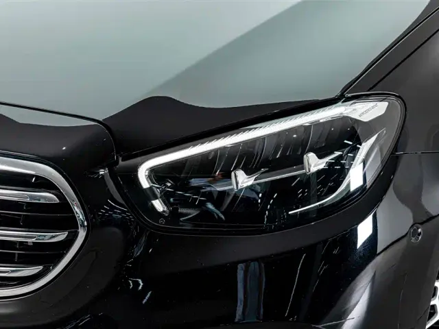 Mercedes-Benz E-Class — Фото автомобиля 4