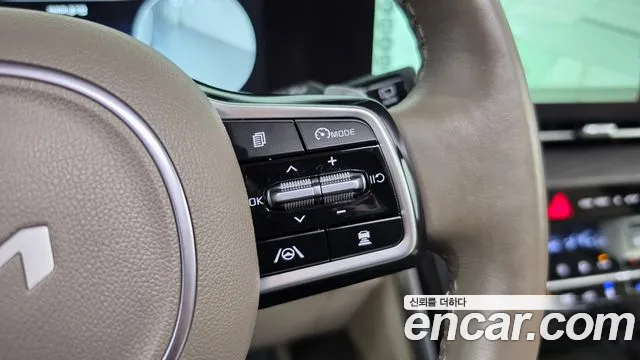 Kia Carnival Generation 4 — Фото автомобиля 16