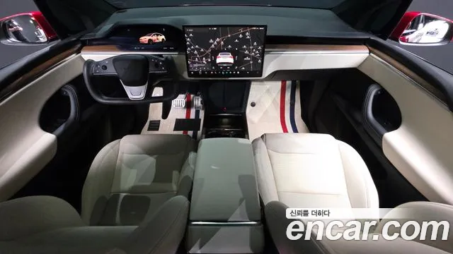 Tesla Model X — Фото автомобиля 10