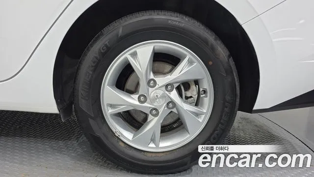 Hyundai AVANTE Avante (CN7) — Фото автомобиля 21