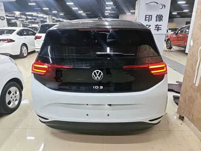 Volkswagen ID.3 — Фото автомобиля 5