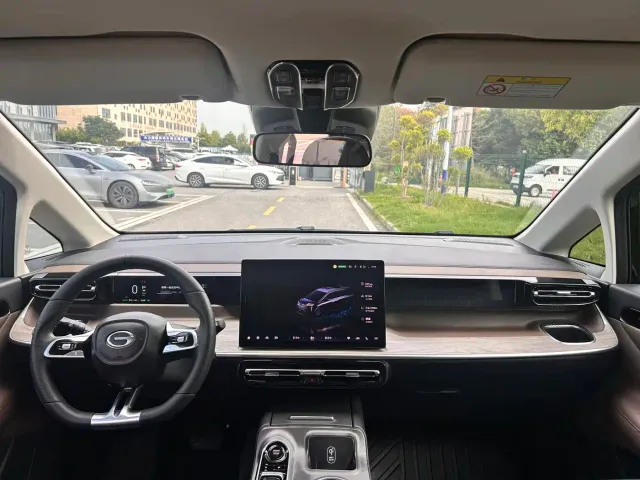 GAC Trumpchi E8 — Фото автомобиля 12