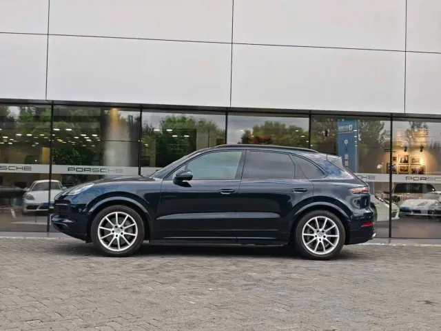 Porsche Cayenne — Фото автомобиля 7