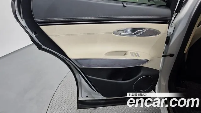 Genesis GV70 — Фото автомобиля 14