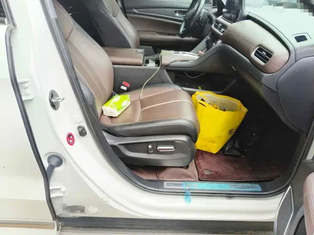 Honda UR-V — Фото автомобиля 13