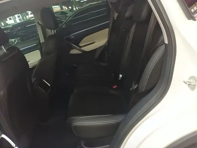 Geely Boyue — Фото автомобиля 16