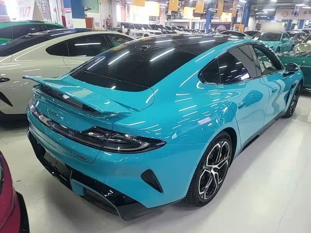 Xiaomi SU7 — Фото автомобиля 6