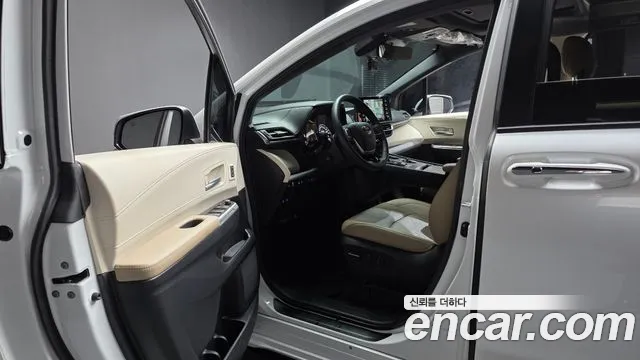 Toyota Sienna — Фото автомобиля 10