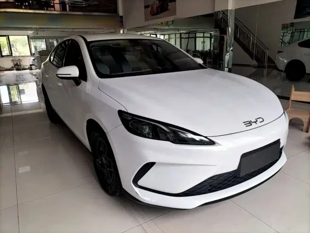 BYD Seal 05 DM-i — Фото автомобиля 21