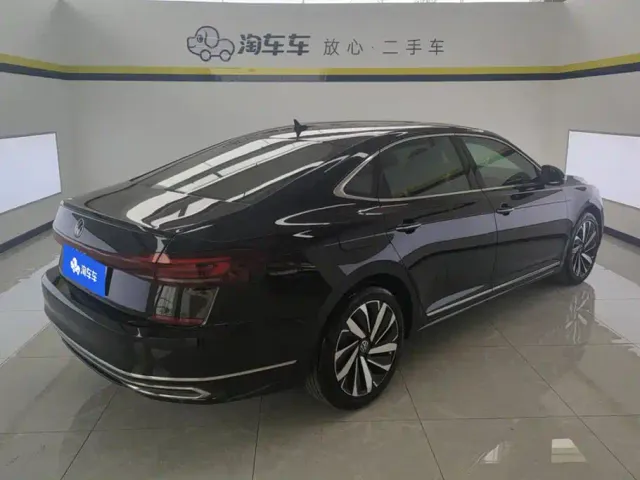 Volkswagen Passat — Фото автомобиля 3
