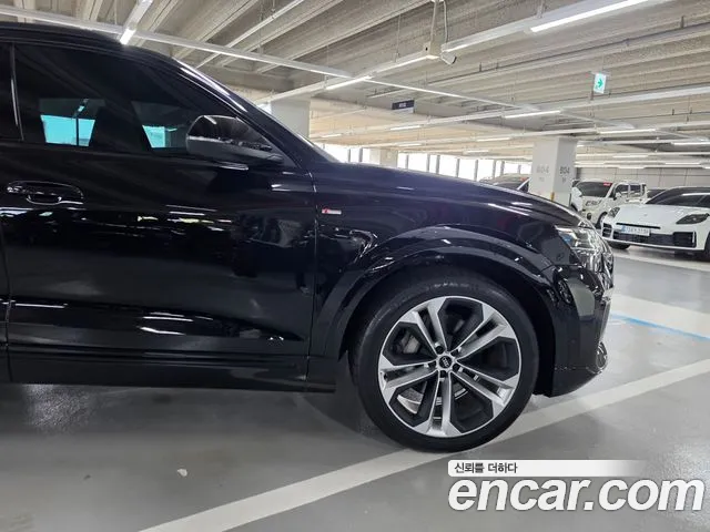 Audi Q8 — Фото автомобиля 2