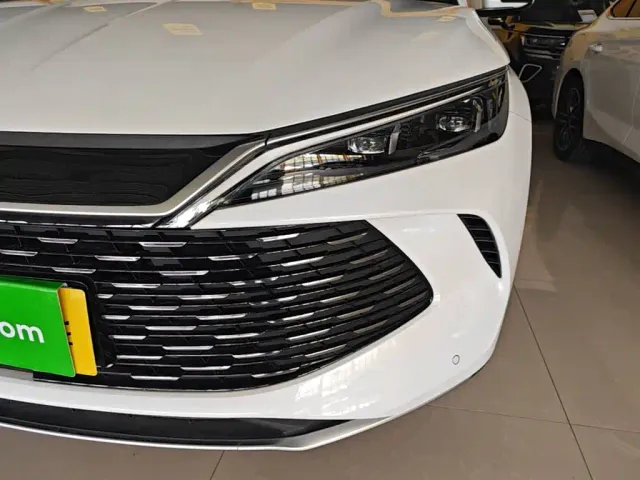 BYD Qin L — Фото автомобиля 23