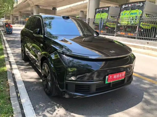Li Auto L8 — Фото автомобиля 3