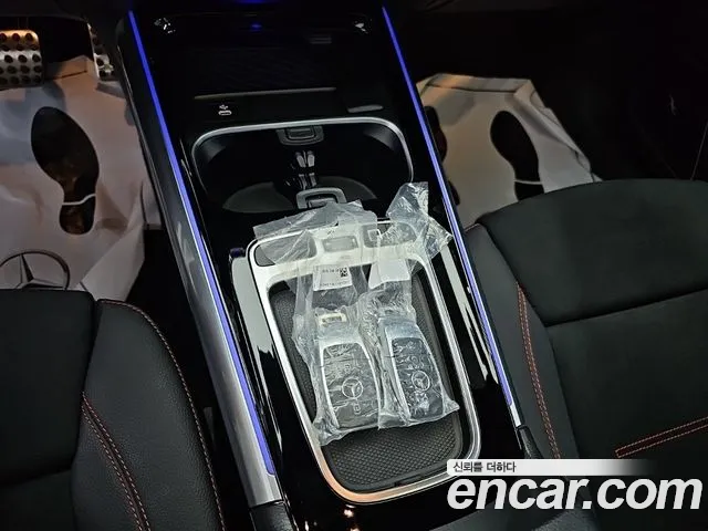 Mercedes-Benz EQA — Фото автомобиля 16