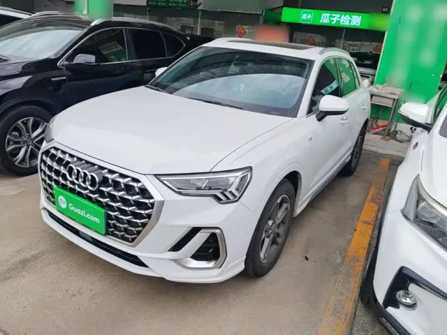 Фотография автомобиля — Audi Q3