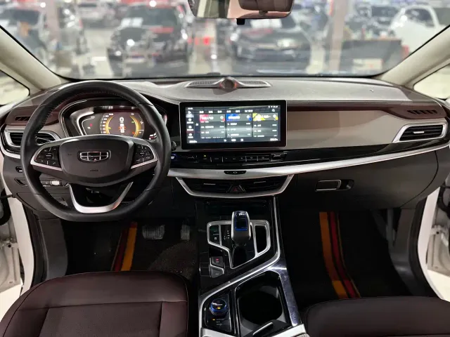 Geely Jiaji — Фото автомобиля 9