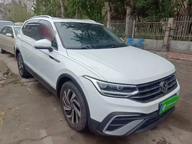 Volkswagen Tiguan L — Фото автомобиля 21