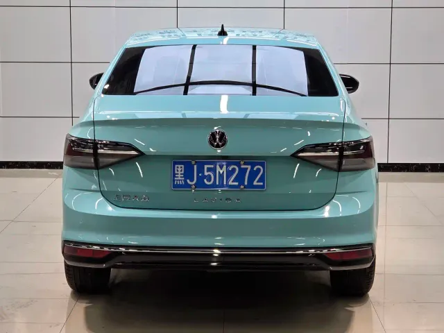 Volkswagen Lavida — Фото автомобиля 9
