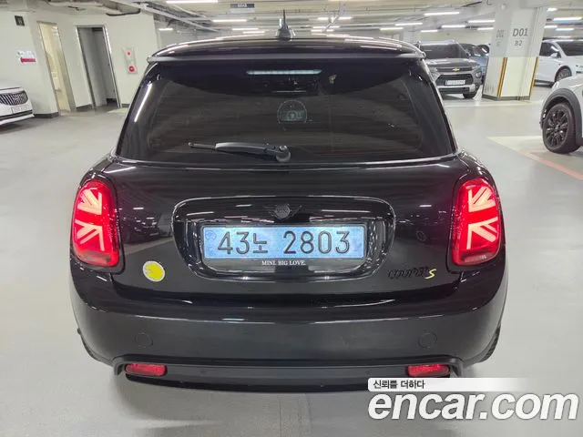 MINI Cooper — Фото автомобиля 3