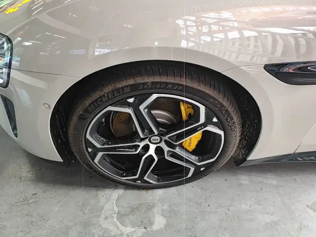 Xiaomi SU7 — Фото автомобиля 22