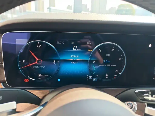 Mercedes-Benz E-Class — Фото автомобиля 11