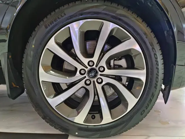 Land Rover Discovery Sport — Фото автомобиля 19