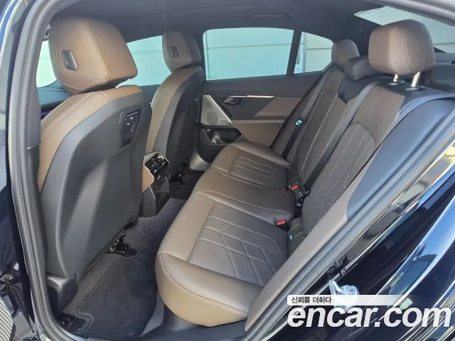 BMW 5 Series G60 — Фото автомобиля 14