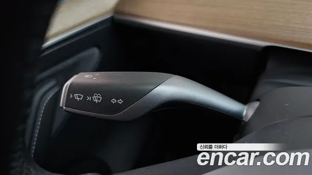 Tesla Model Y — Фото автомобиля 28