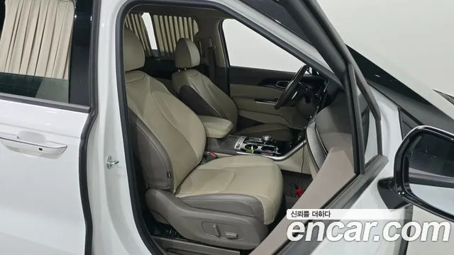 Kia Carnival Generation 4 — Фото автомобиля 16