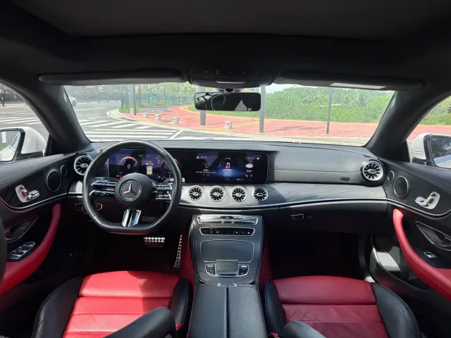 Mercedes-Benz E-Class — Фото автомобиля 7