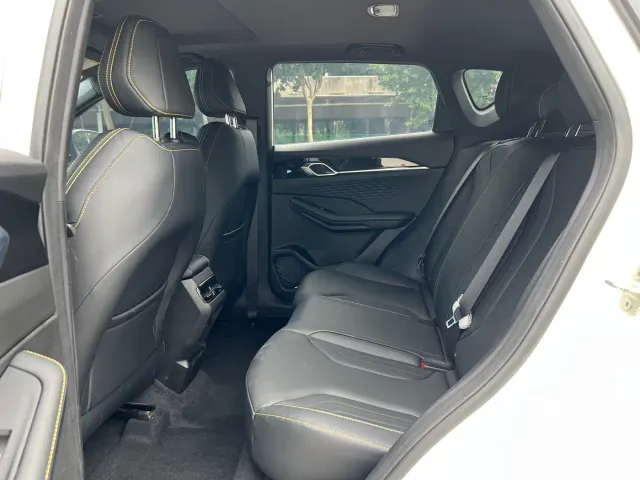 Geely Binyue — Фото автомобиля 13