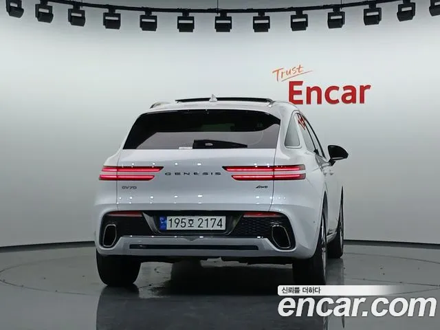 Genesis GV70 — Фото автомобиля 4