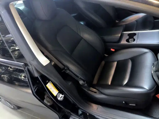 Tesla Model 3 — Фото автомобиля 24