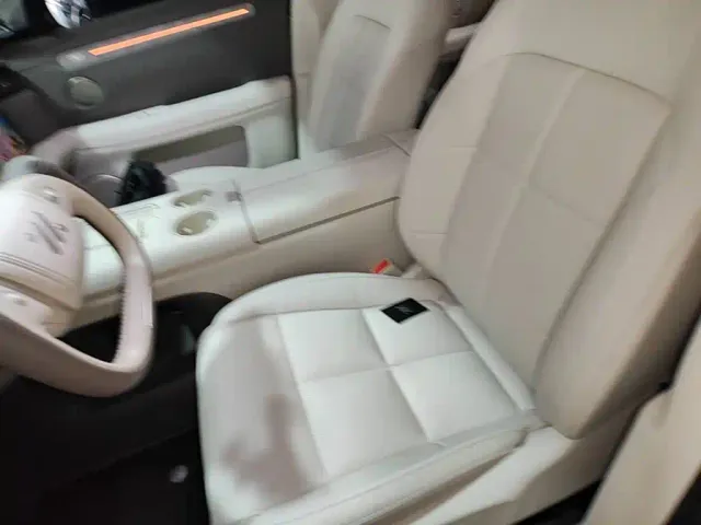 IM Motors LS6 — Фото автомобиля 14