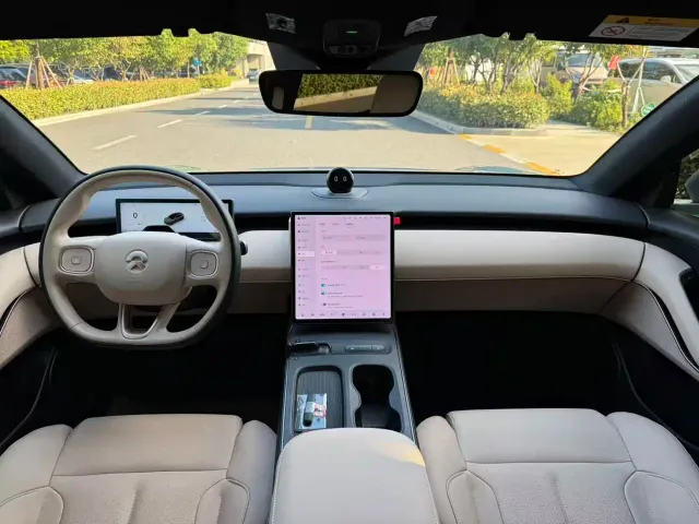 Nio ET5 Touring — Фото автомобиля 10